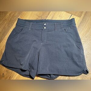 Kuhl Women’s Grey Strattus Shorts Size 6